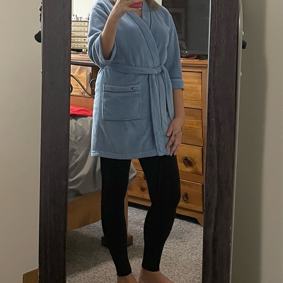 Tommy Hilfiger Plush Bathrobe - Picture 7 of 8